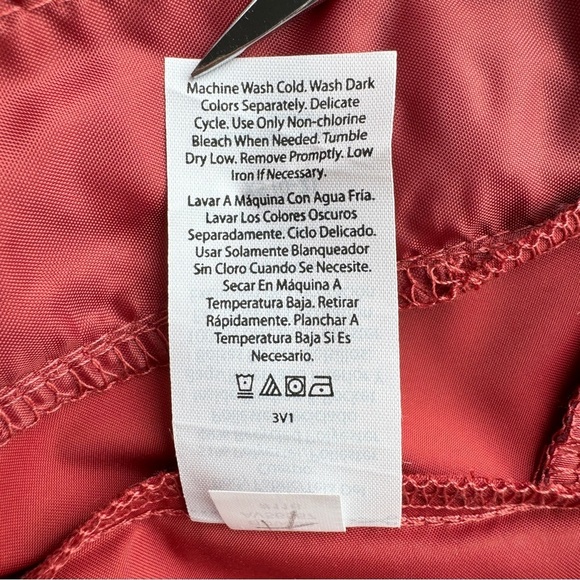 AVIA Commuter Hooded Rain Jacket XS Fire Red  Water Resistant Travel‎ Casual New - Picture 15 of 15